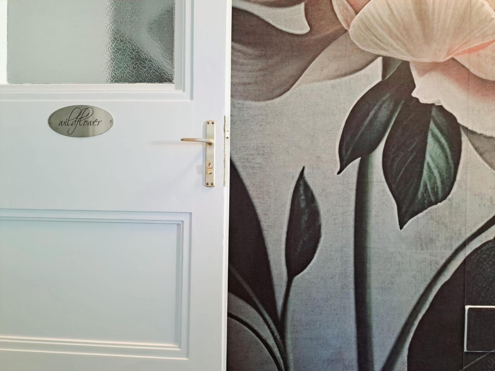 Apartment Wildflower In Privatvilla Im Herzen Merans エクステリア 写真