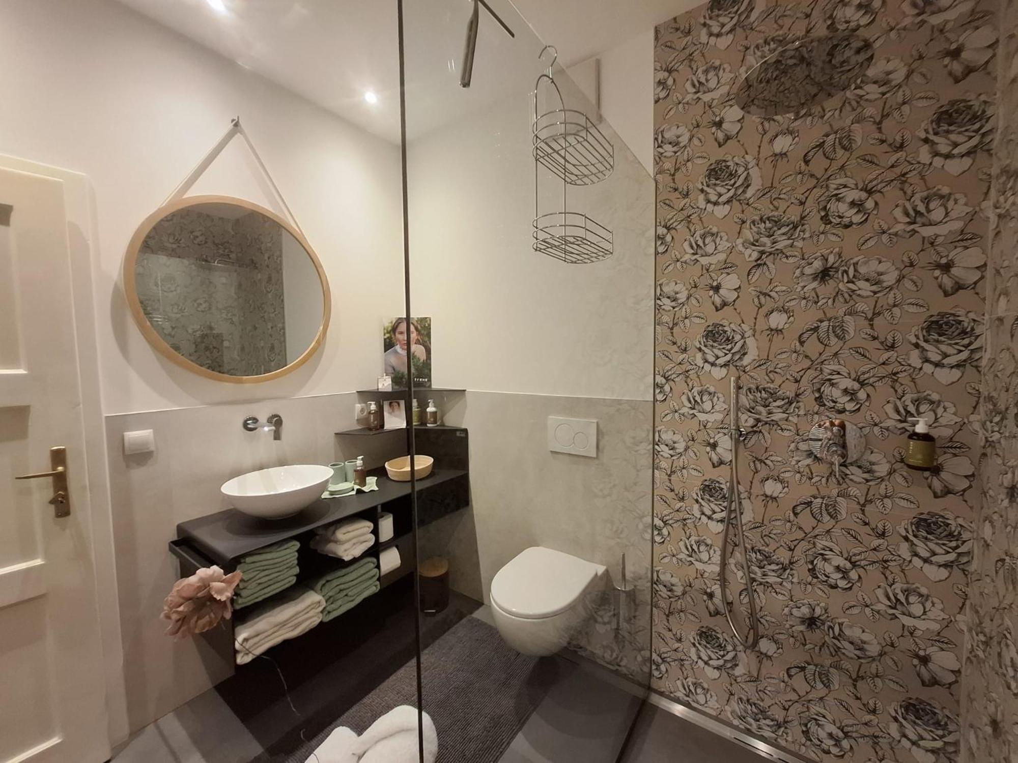 Apartment Wildflower In Privatvilla Im Herzen Merans エクステリア 写真