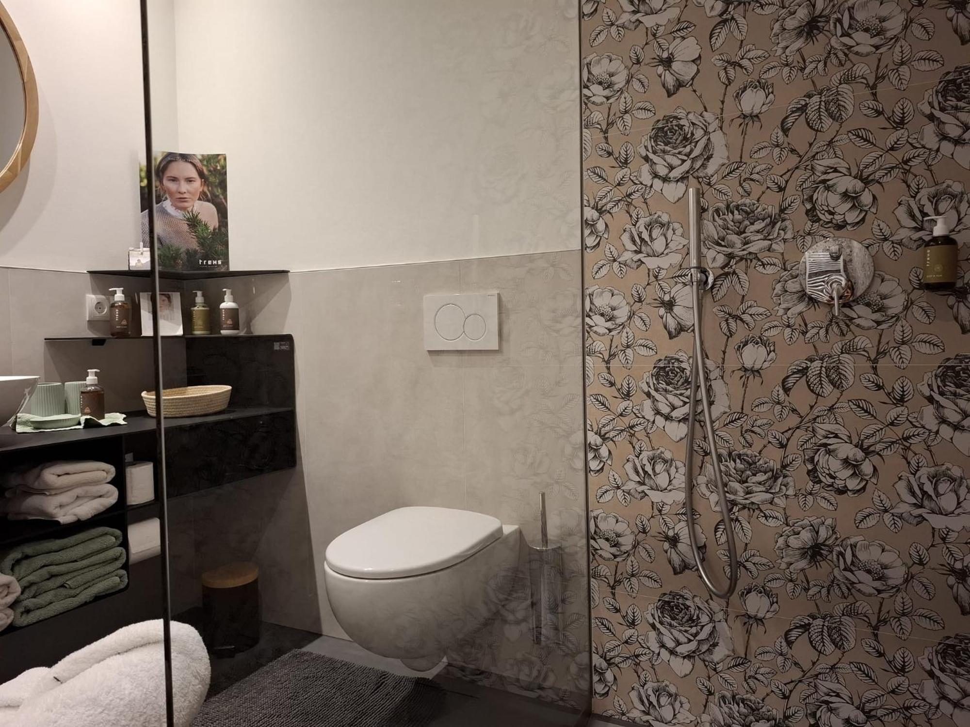 Apartment Wildflower In Privatvilla Im Herzen Merans エクステリア 写真